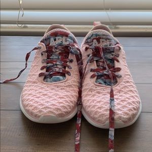 Light pink and floral APL 6.5